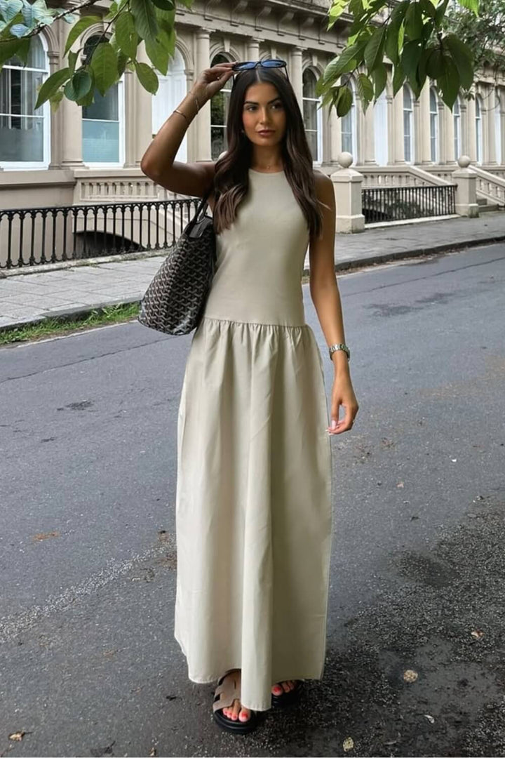Georgina | Vestido Midi Nude em Poliamida com Cintura Franzida