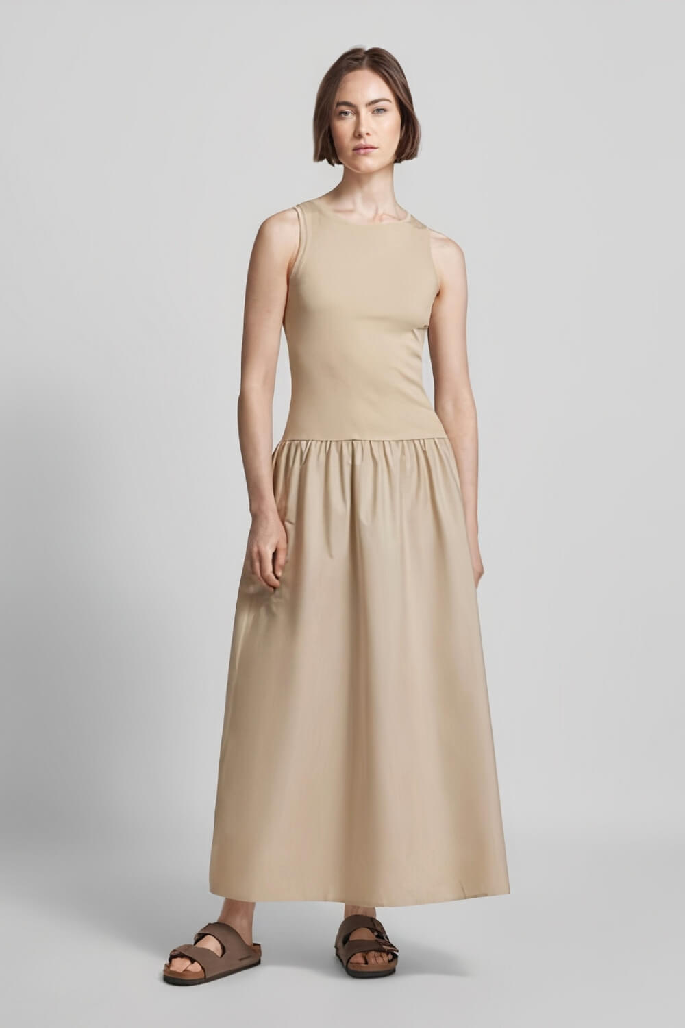 Georgina | Vestido Midi Nude em Poliamida com Cintura Franzida