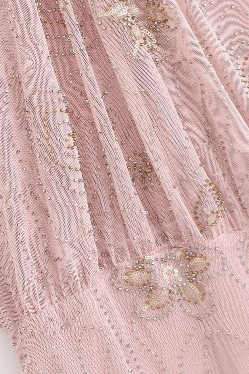 Rose | Vestido Mini em Renda Rosê com Cowl Neck e Bordado Sutil