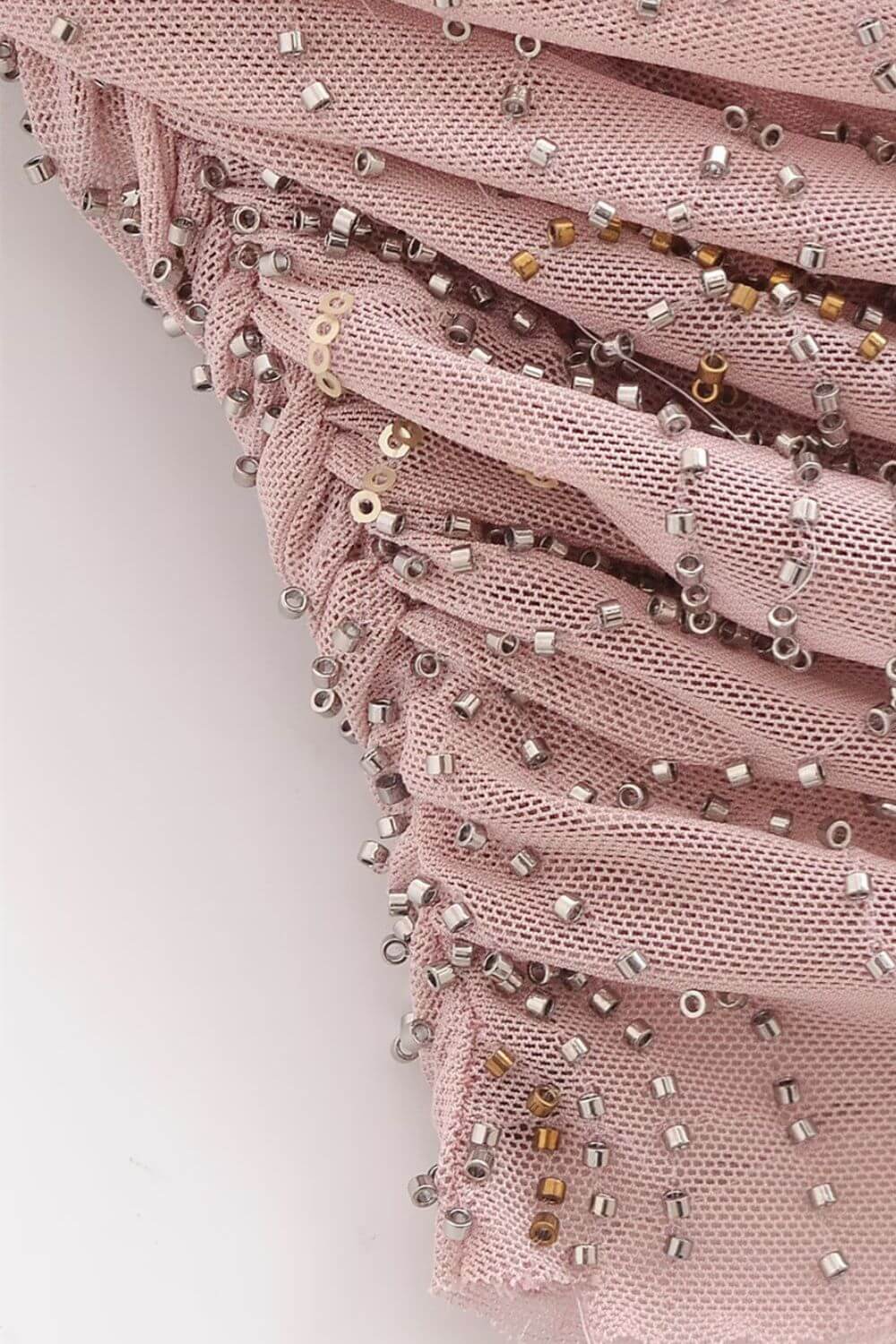 Rose | Vestido Mini em Renda Rosê com Cowl Neck e Bordado Sutil