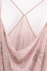 Rose | Vestido Mini em Renda Rosê com Cowl Neck e Bordado Sutil
