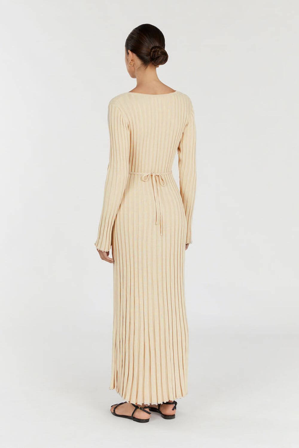 Marta | Vestido Longo em Tricô com Decote em V e Manga Longa