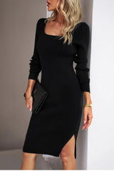 Yara | Vestido Curto Preto em Malha com Manga Longa e Fenda